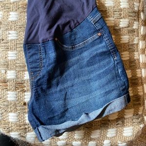 Maternity shorts